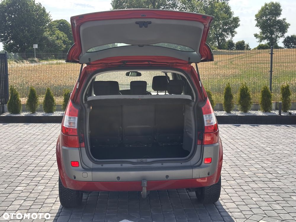 Renault Scenic 2.0 16V Avantage - 15