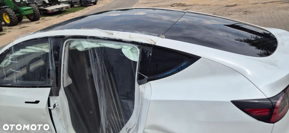 Tesla Model Y 62.5 Standard RWD - 11