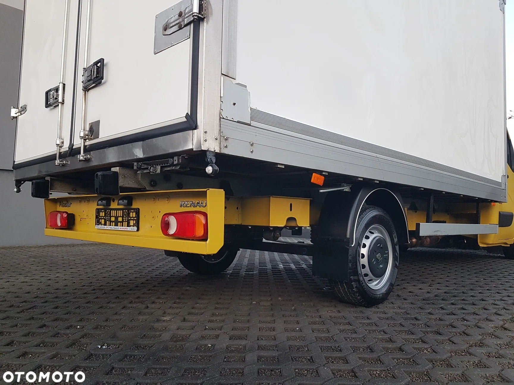 Renault MASTER KONTENER 8EP 4,21x2,23x2,22 KLIMA MANUAL KRAJOWY 6-BIEGÓW - 32