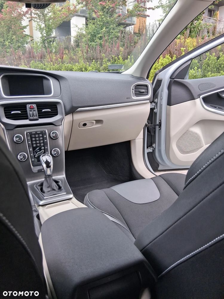 Volvo V40 - 14