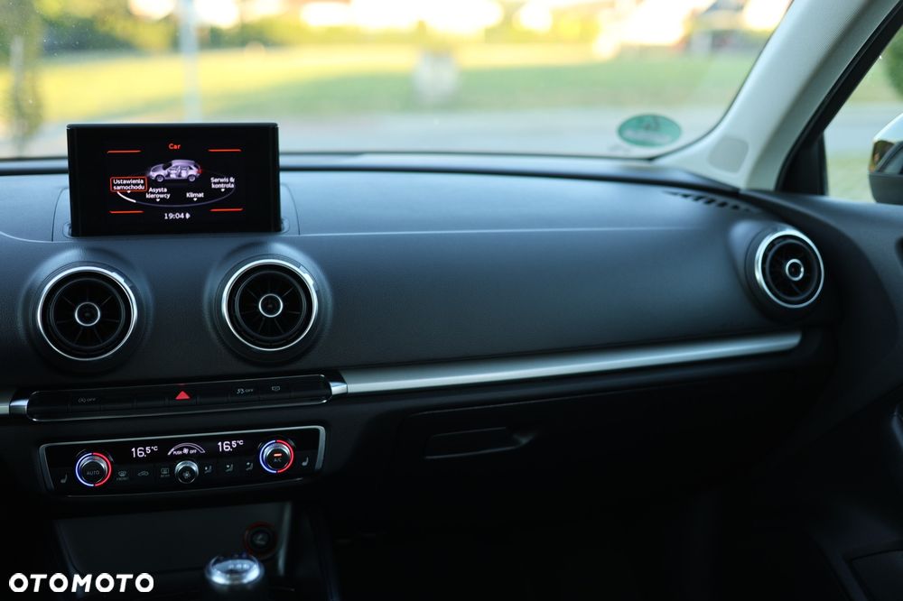Audi A3 Sportback 1.4 TFSI Ambiente - 24