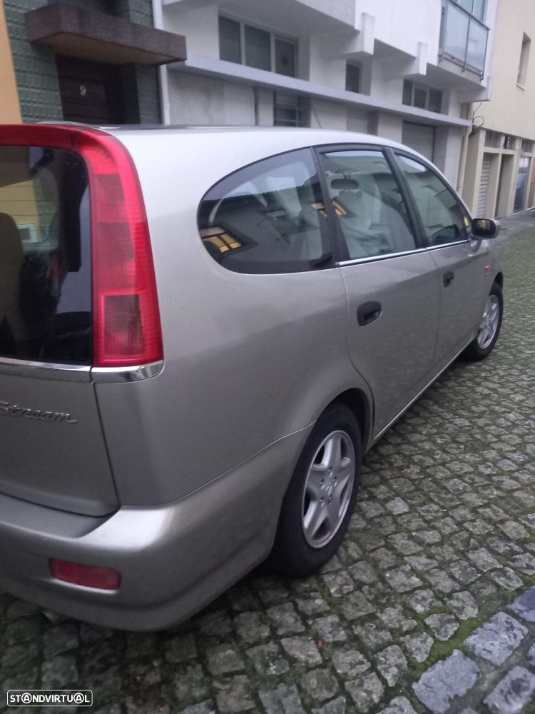 Honda Stream 1.7 ES - 2