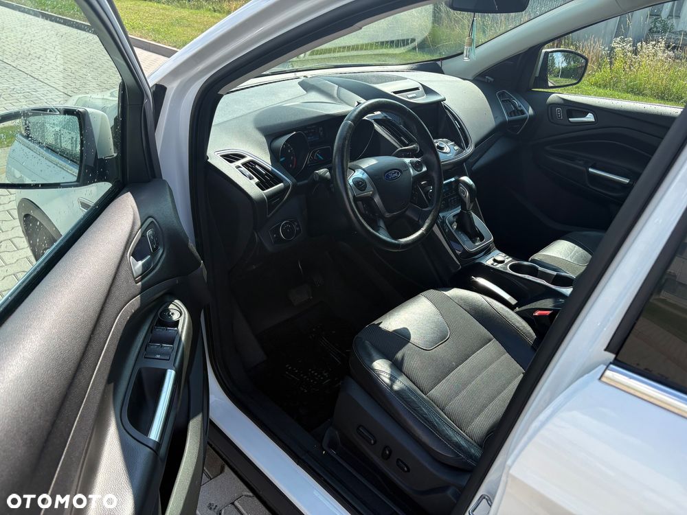Ford Escape 2.0 EcoBoost AWD Titanium - 5