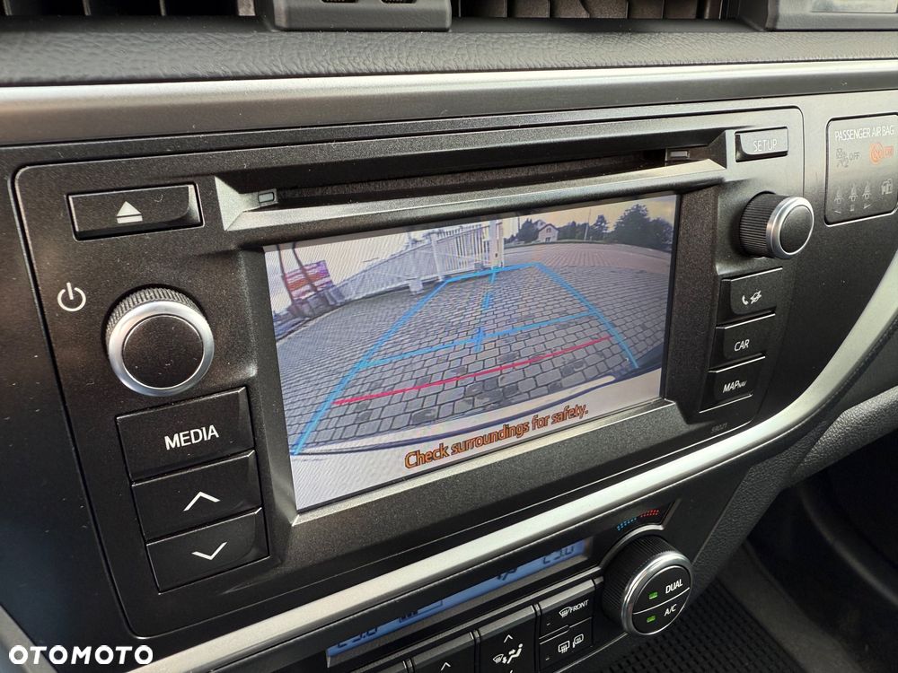 Toyota Auris 2.0 D-4D Premium - 13