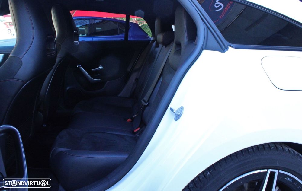 Mercedes-Benz CLA 180 - 21