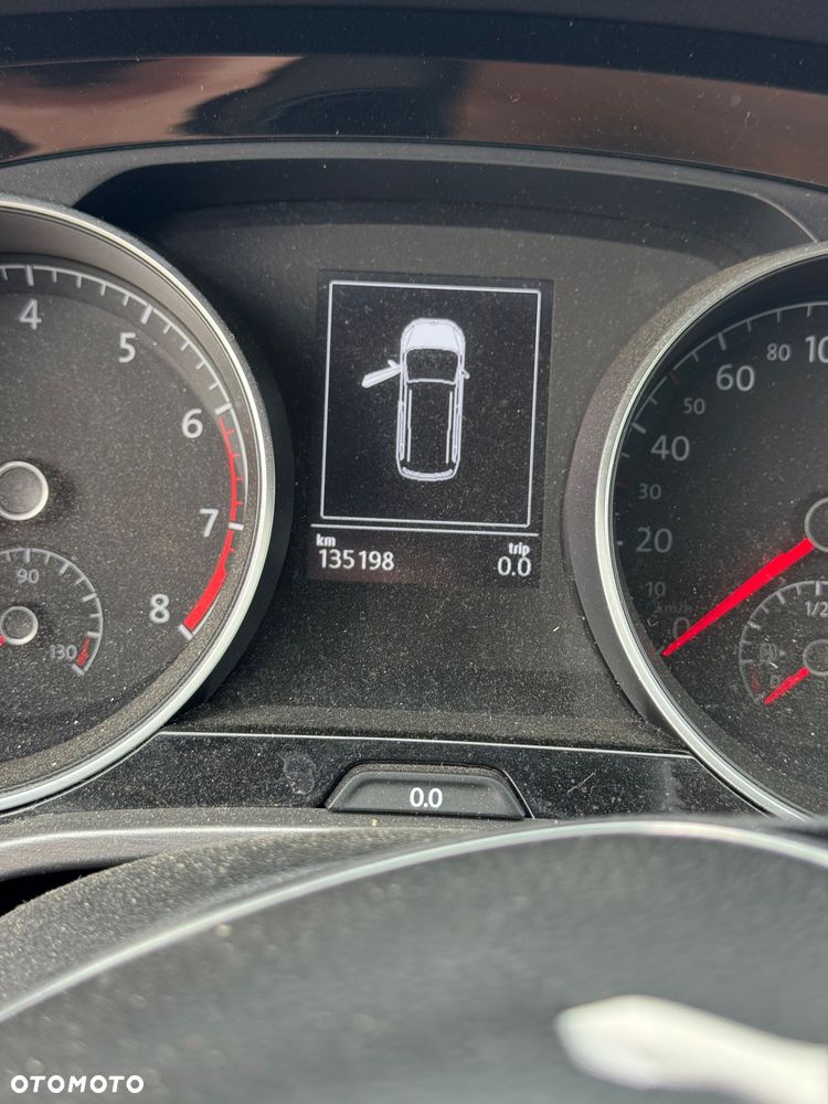 Volkswagen Touran - 18