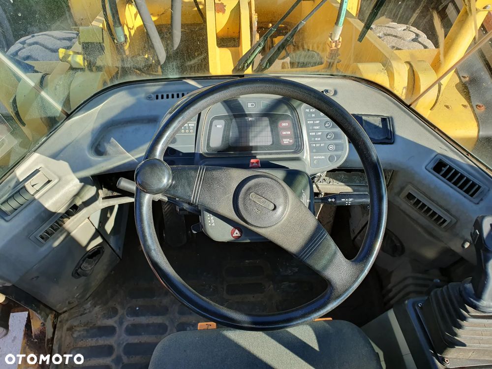 Komatsu WA 320-3H - 14