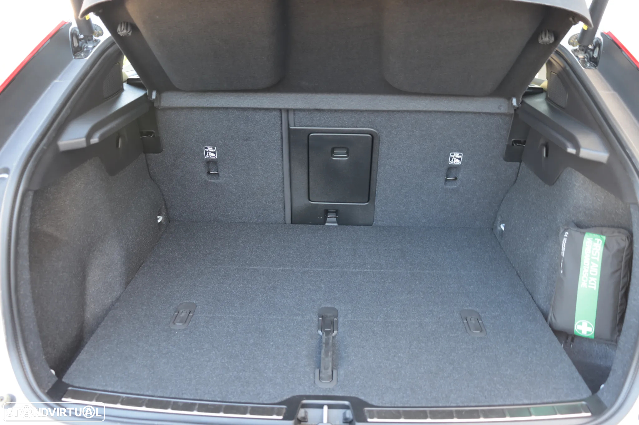 Volvo C40 Recharge Core - 30