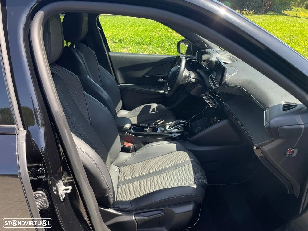 Peugeot 2008 1.2 PureTech GT Line EAT8 - 20