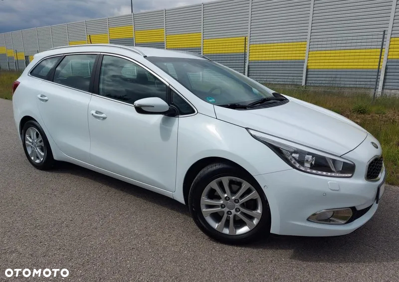Kia Ceed - 13