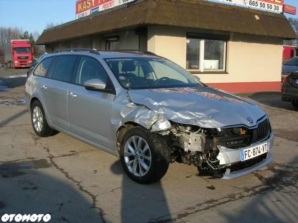 Skoda Octavia Combi 1.5 TSI ACT DSG Style - 6