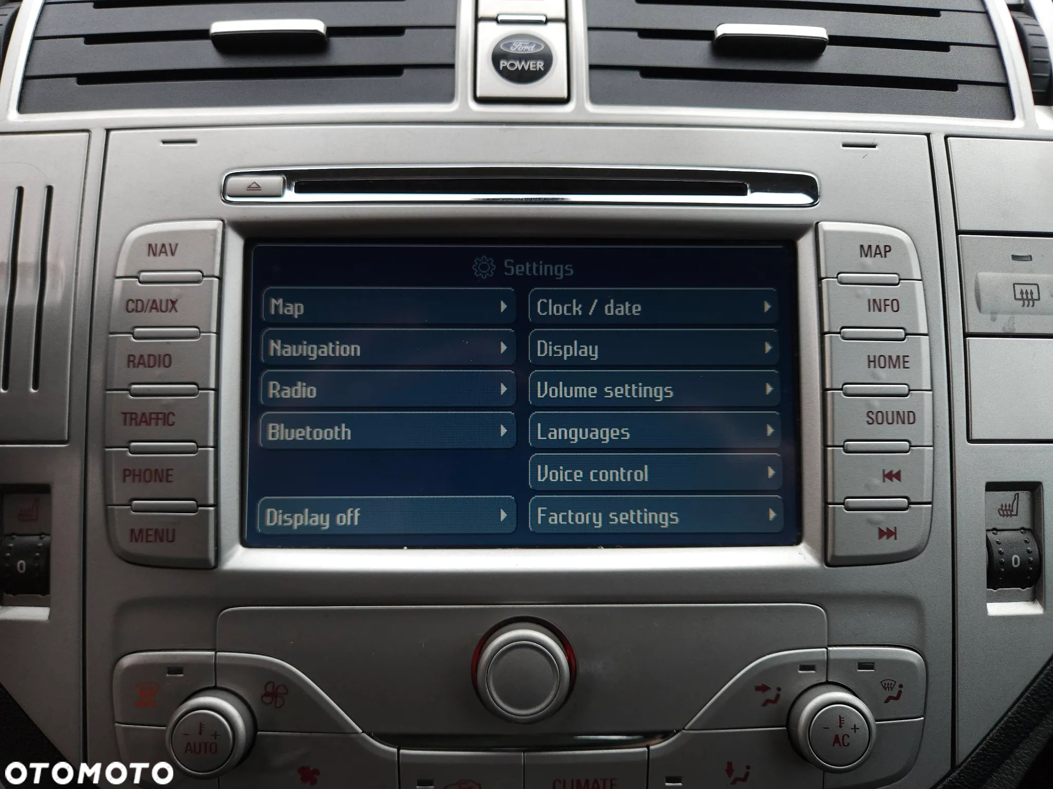 Ford Kuga 2.0 TDCi 4x4 Titanium - 28