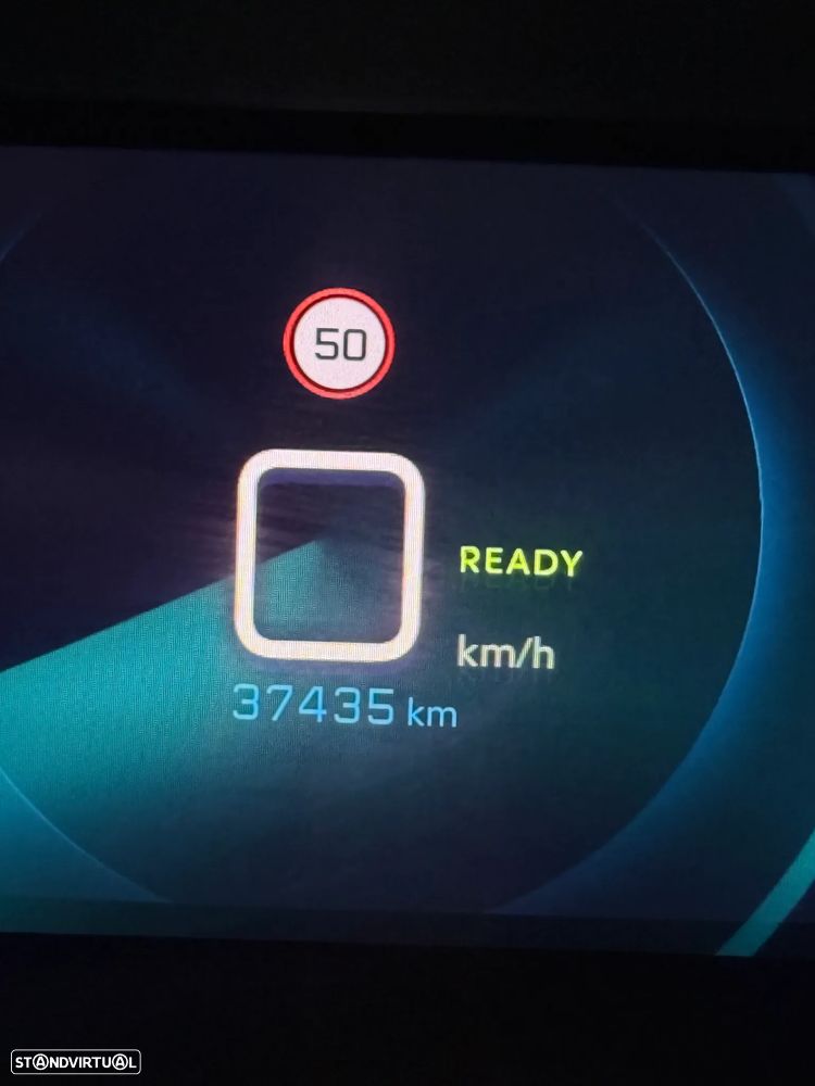 Peugeot e-208 GT - 18