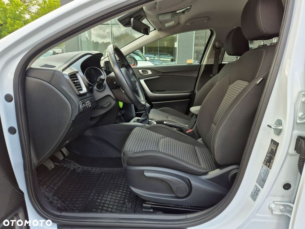 Kia Ceed 1.5 T-GDI M - 13
