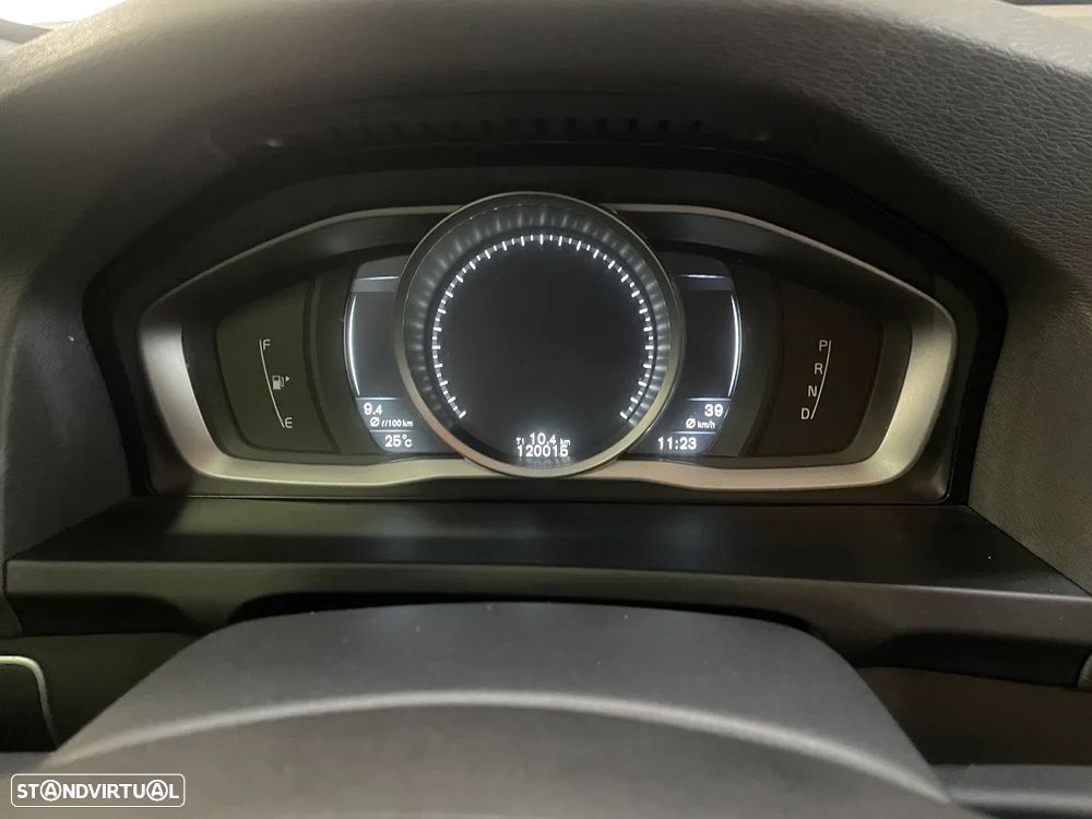 Volvo V60 Cross Country 2.0 D3 Momentum Geartronic - 18