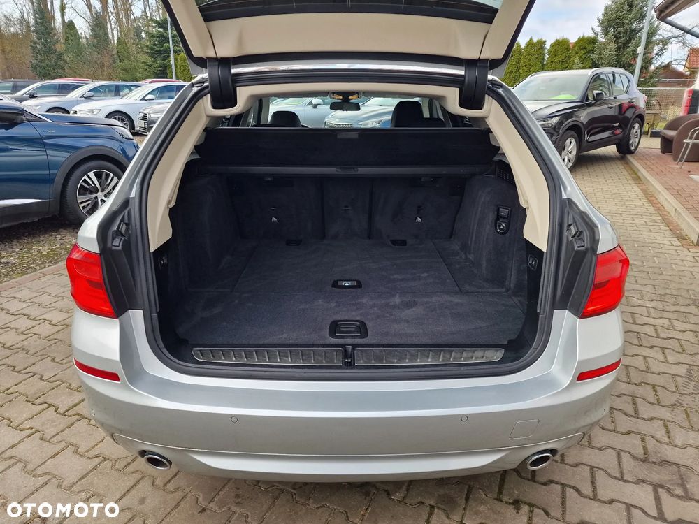 BMW Seria 5 518d - 15