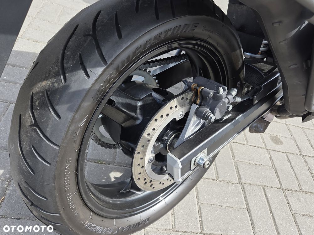 Suzuki V-STROM - 18
