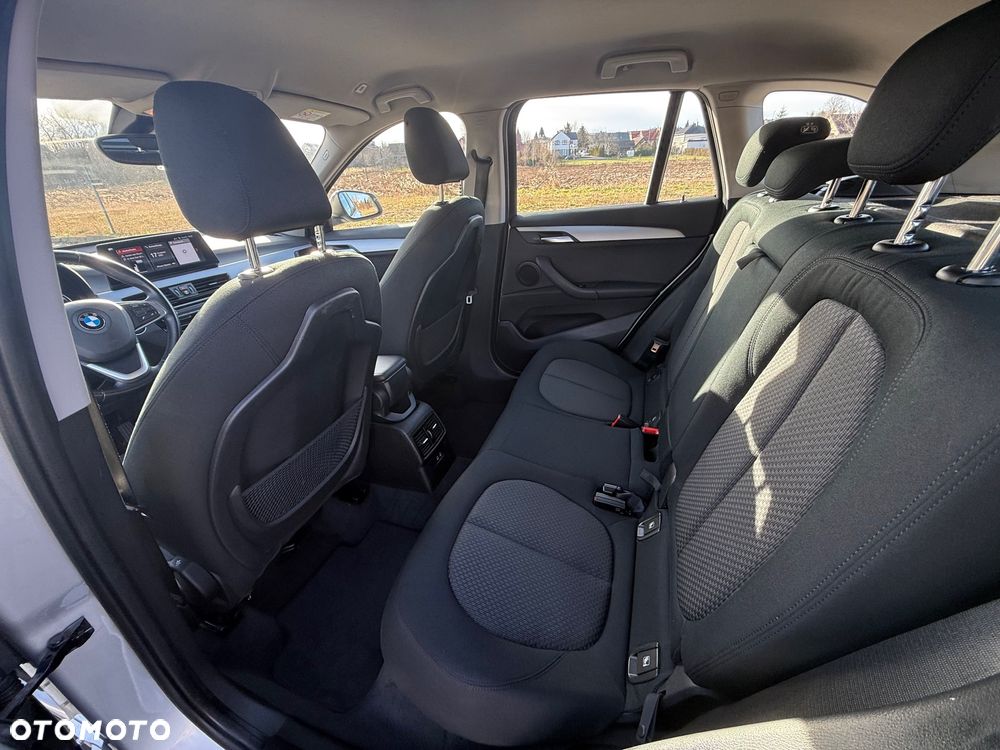 BMW X1 sDrive18d Business Edition - 11