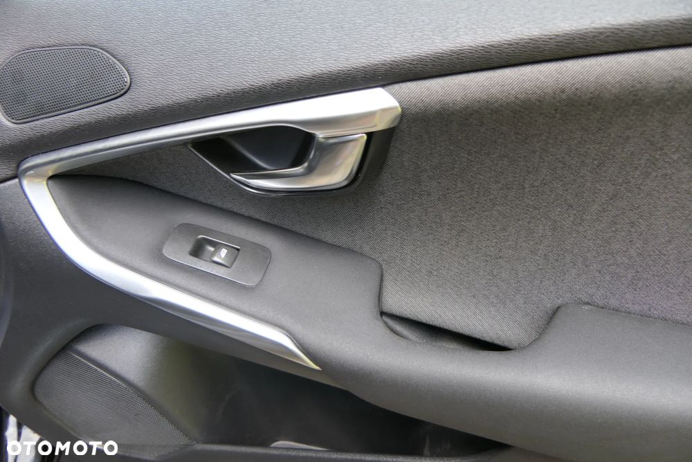 Volvo V40 Cross Country D3 Geartronic Momentum - 34