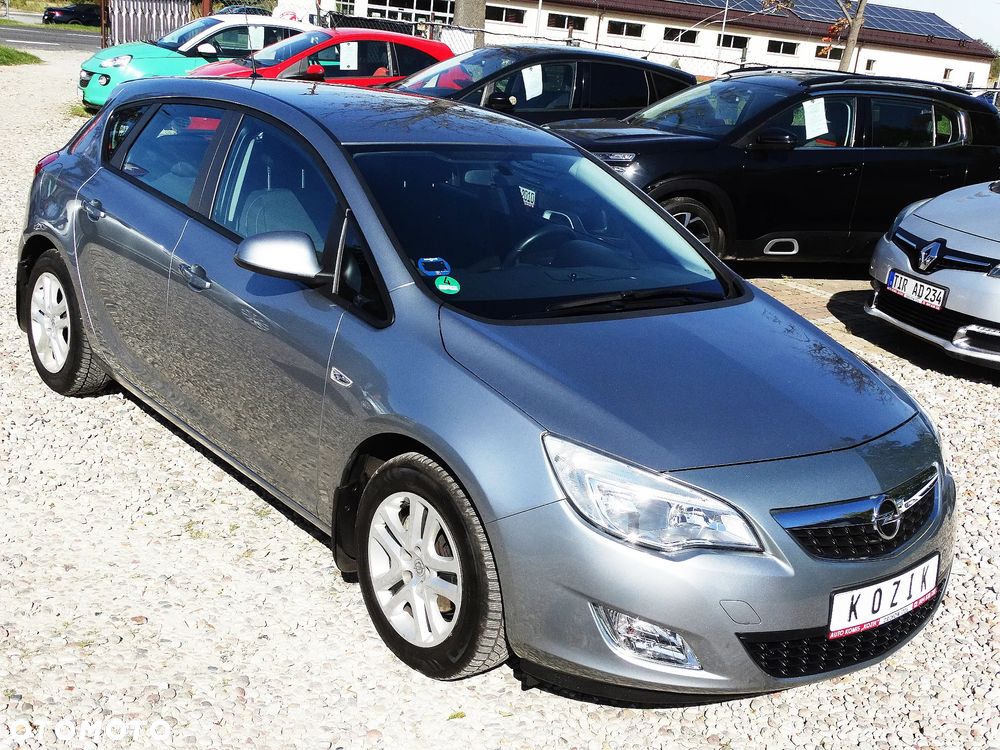 Opel Astra 1.6 Automatik Color Edition - 9