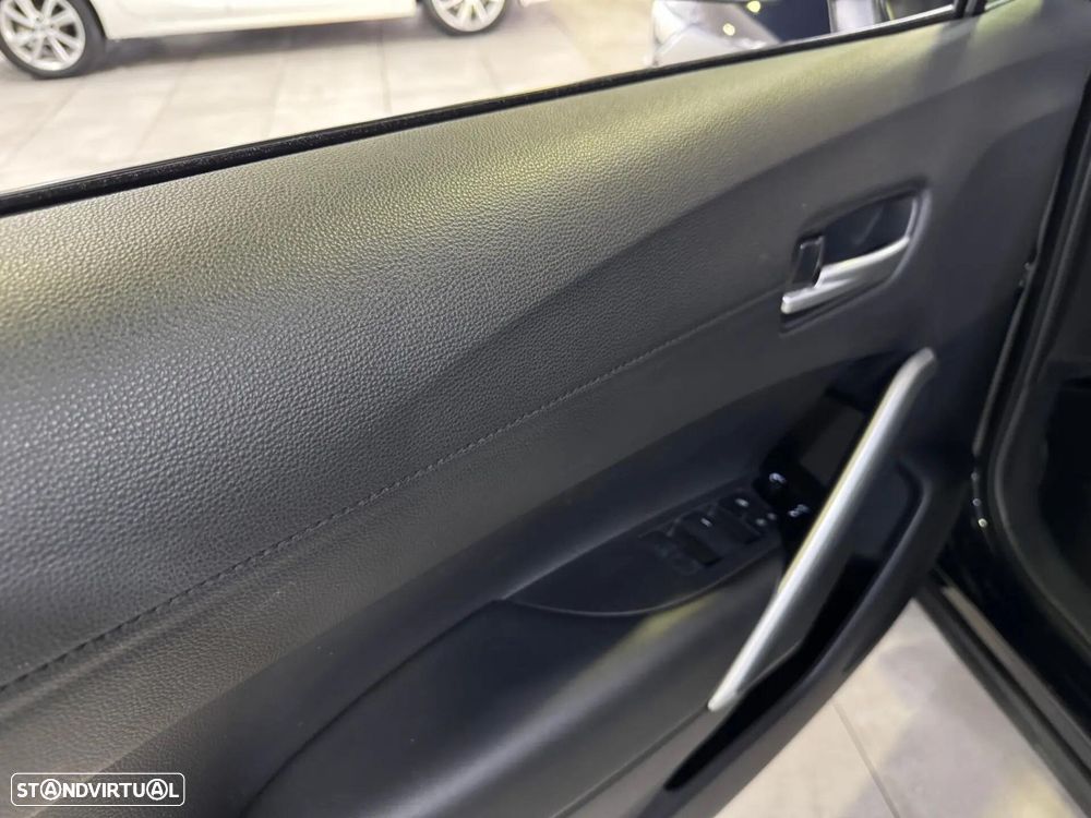 Toyota Corolla Cross 1.8 Hybrid Exclusive - 28