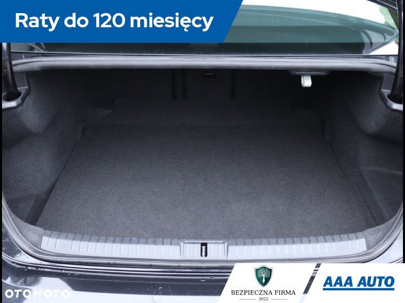 Volkswagen Passat - 15