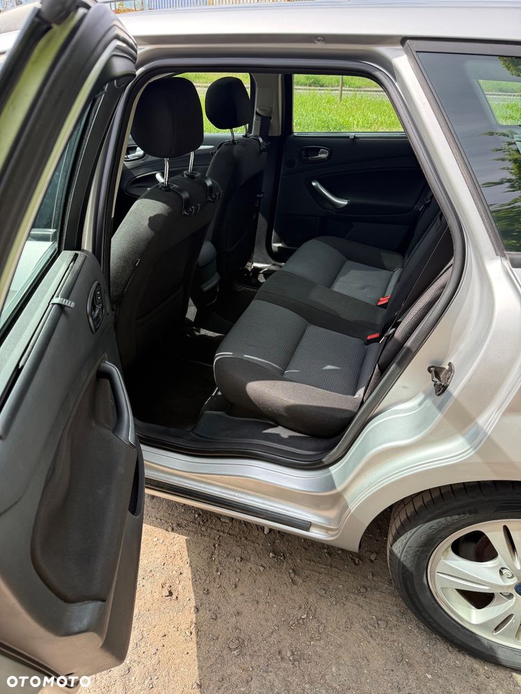 Ford Mondeo - 13