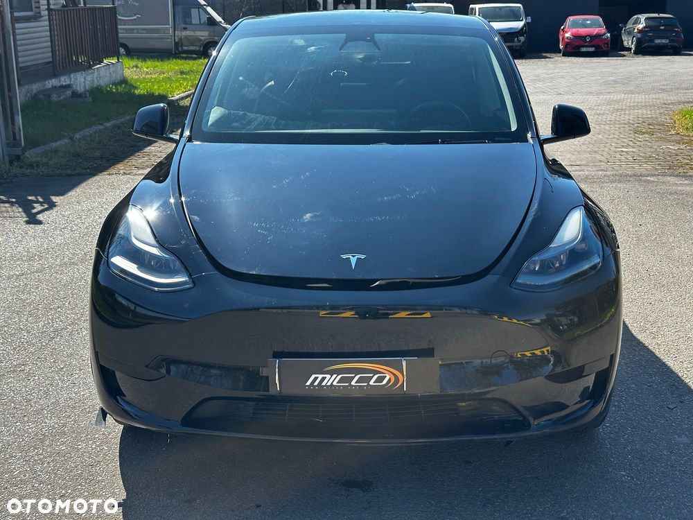 Tesla Model Y - 1