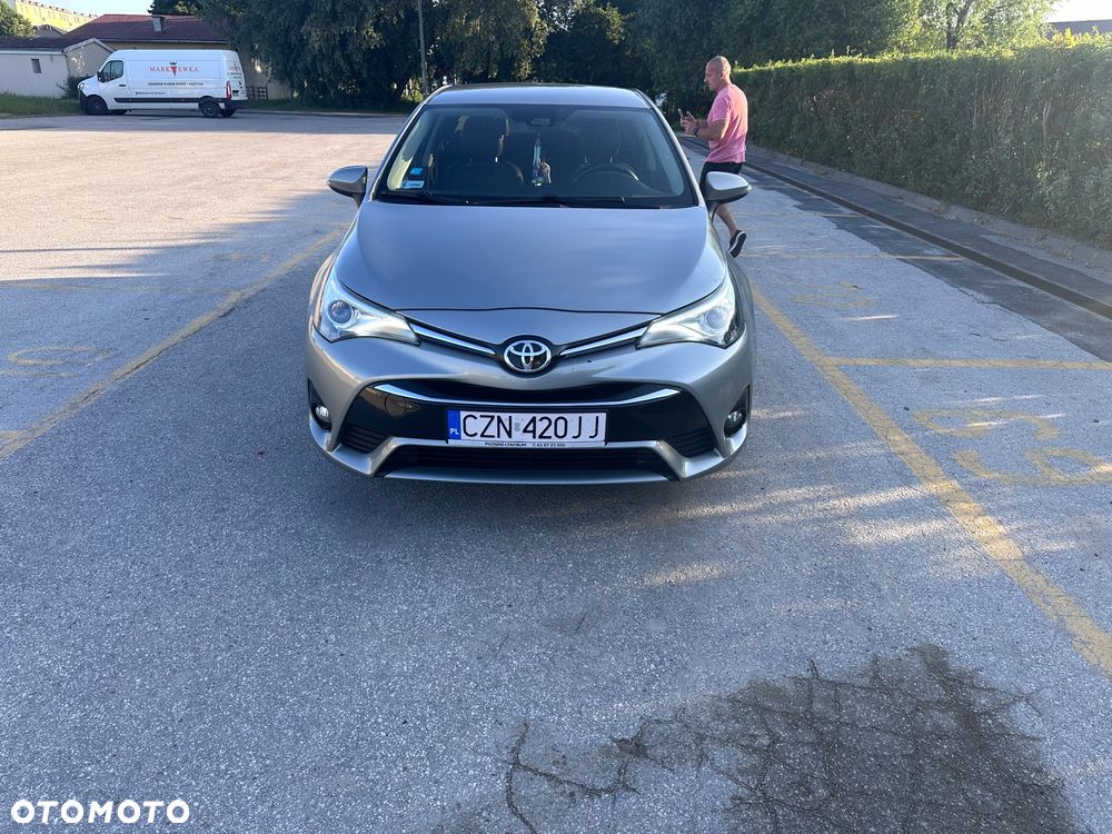 Toyota Avensis 1.8 Premium MS - 13