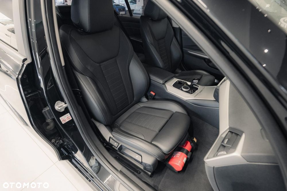 BMW Seria 3 330i Advantage - 16