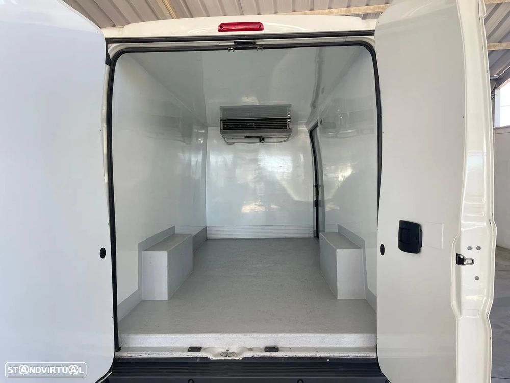 Peugeot Boxer 2.0 BlueHDI Cx. Frigorífica - 25