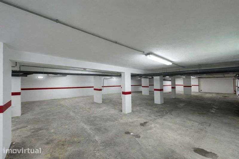 Lugar de estacionamento para carro e/ou mota - Grande imagem: 3/3