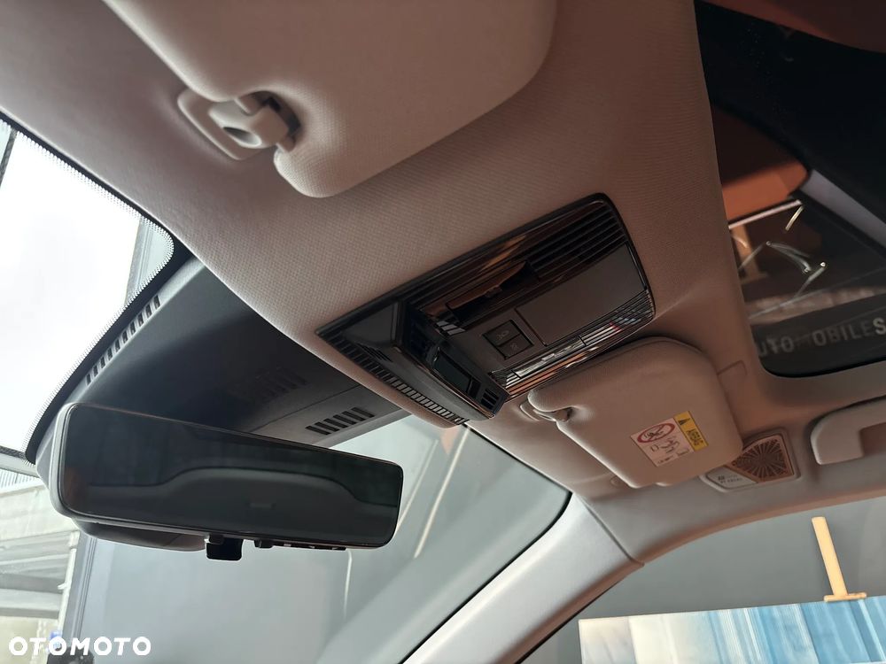 DS Automobiles N°8 - 15