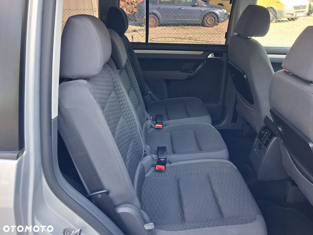 Volkswagen Touran 1.4 TSI DSG Highline - 17