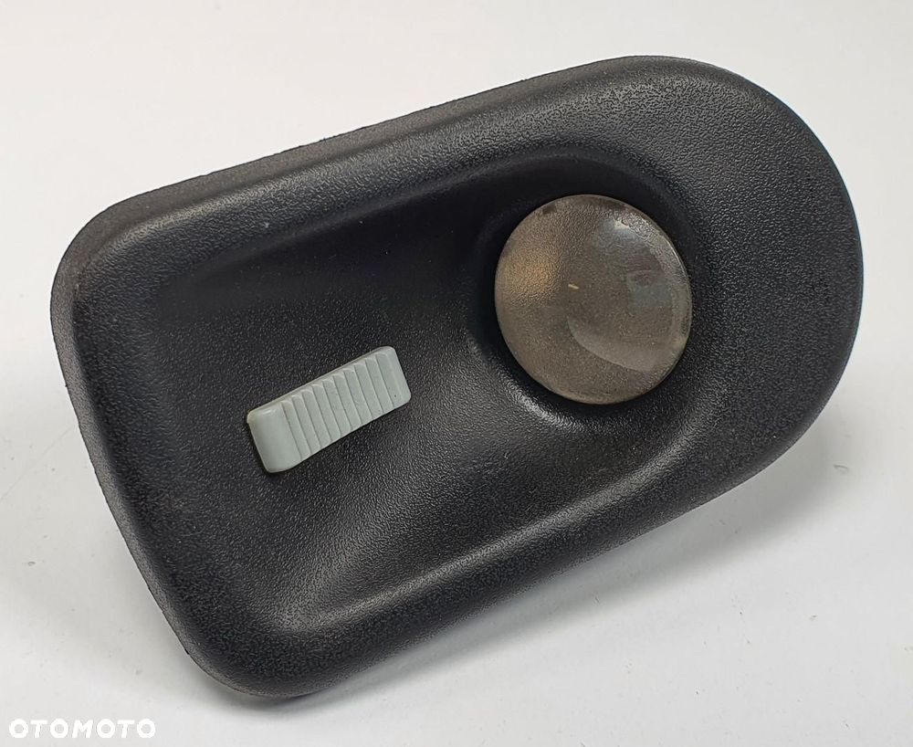 LAMPKA OŚWIETLENIE WNĘTRZA PRAWY TYŁ MERCEDES W126 - 1