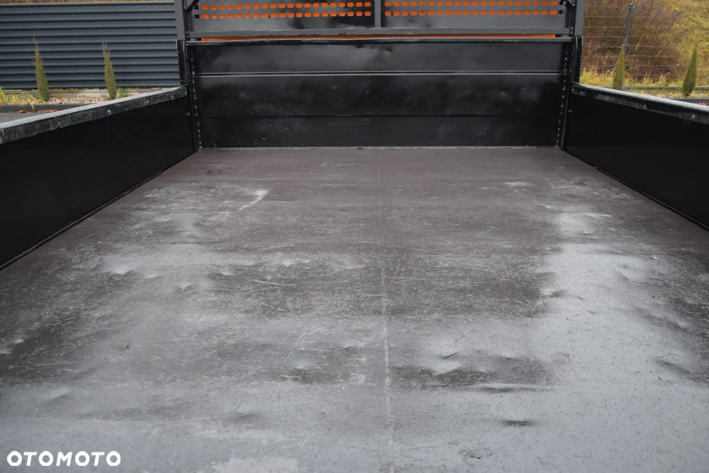 Iveco DAILY 35C16 / 2.3 - 160 KM / BRYGADÓWKA / 6 OSOBOWY / DOSTAWCZE / SKRZYNIA / KLIMA / NAWIGACJA / KAMERA COFANIA / TEMPOMAT / SERWISOWANY / SPROWADZONY - 21