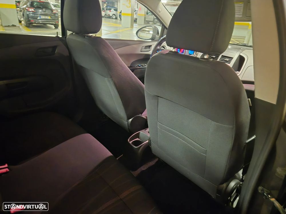 Chevrolet Aveo 1.2 LT Bi-Fuel - 36