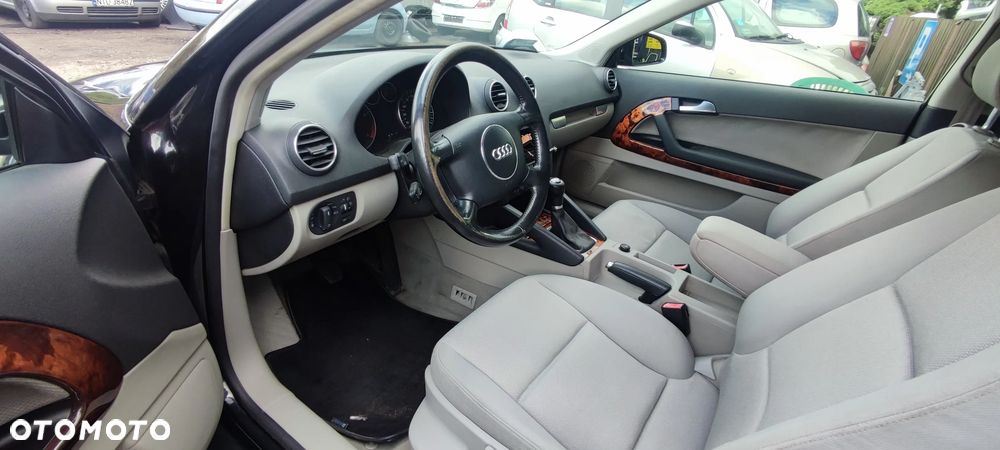 Audi A3 3-drzwiowe 2.0 FSI Ambition - 20