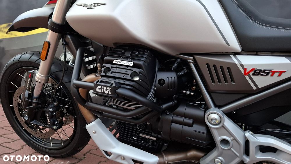 Moto Guzzi V85 - 13