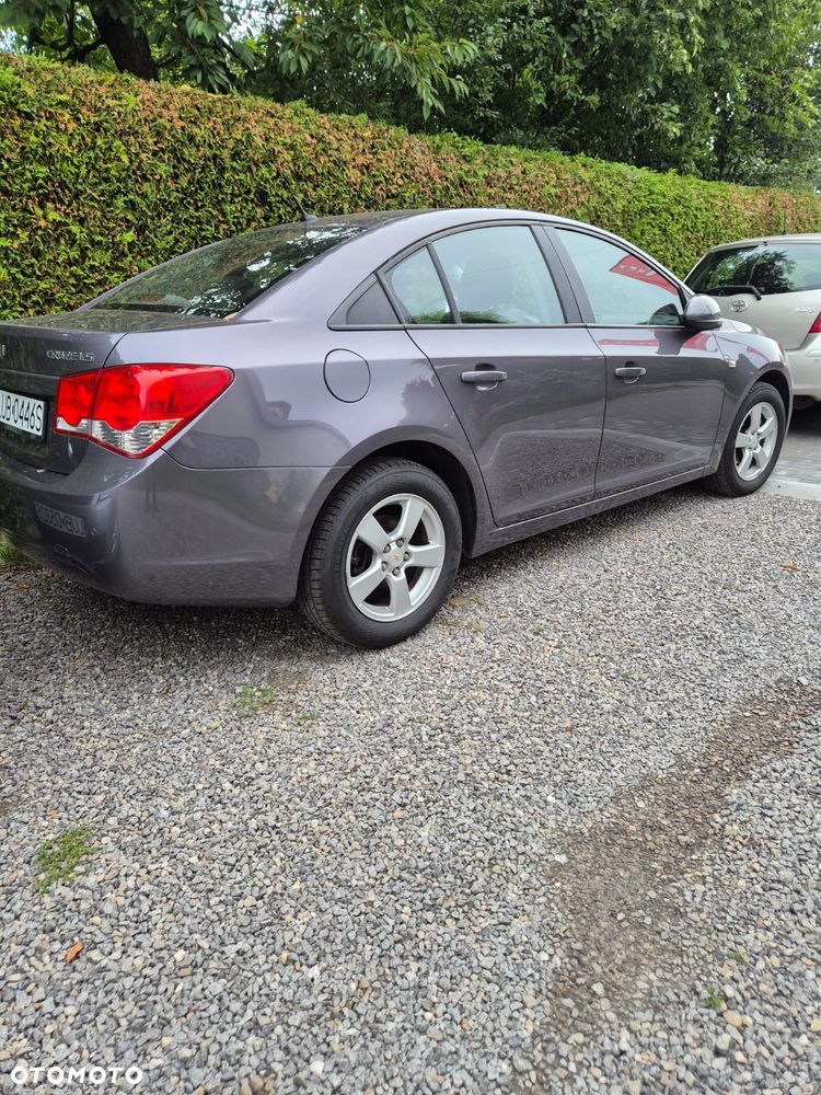 Chevrolet Cruze - 14