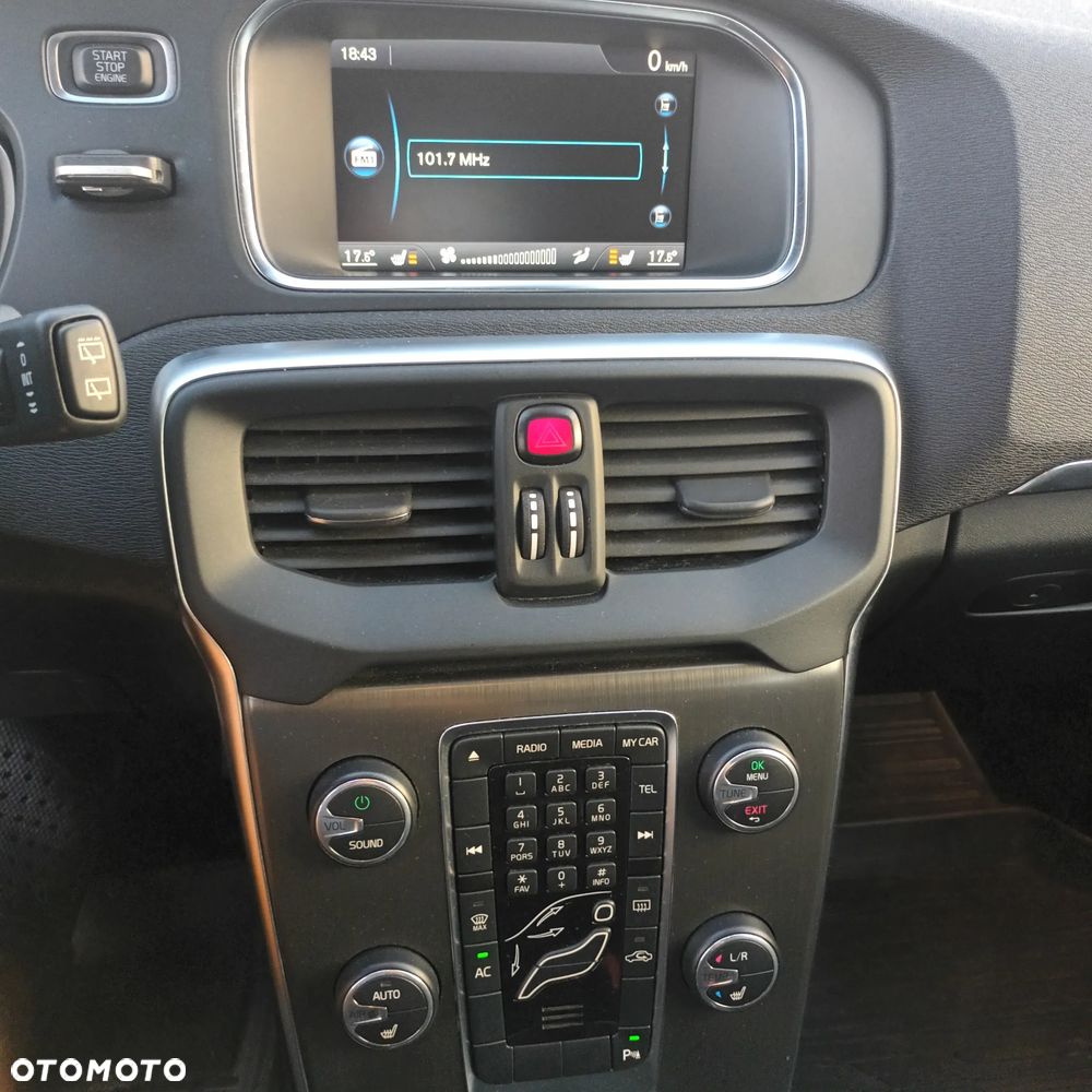 Volvo V40 D2 Momentum - 17
