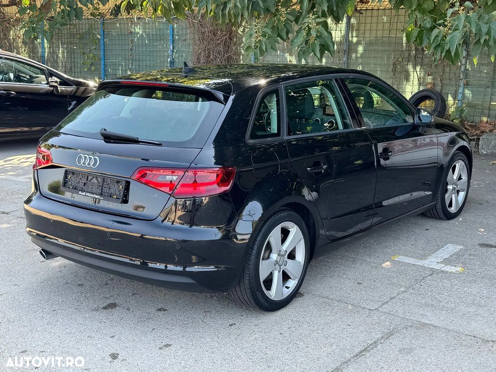 Audi A3 1.6 TDI Sportback DPF S tronic S line Sportpaket - 4