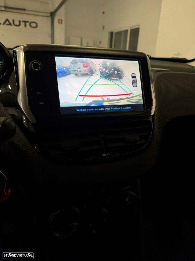 Peugeot 2008 1.2 PureTech Style - 19