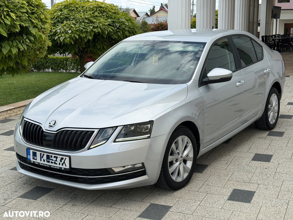 Skoda Octavia 1.6 TDI DSG Ambition - 1
