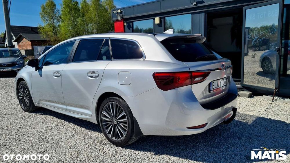 Toyota Avensis - 18