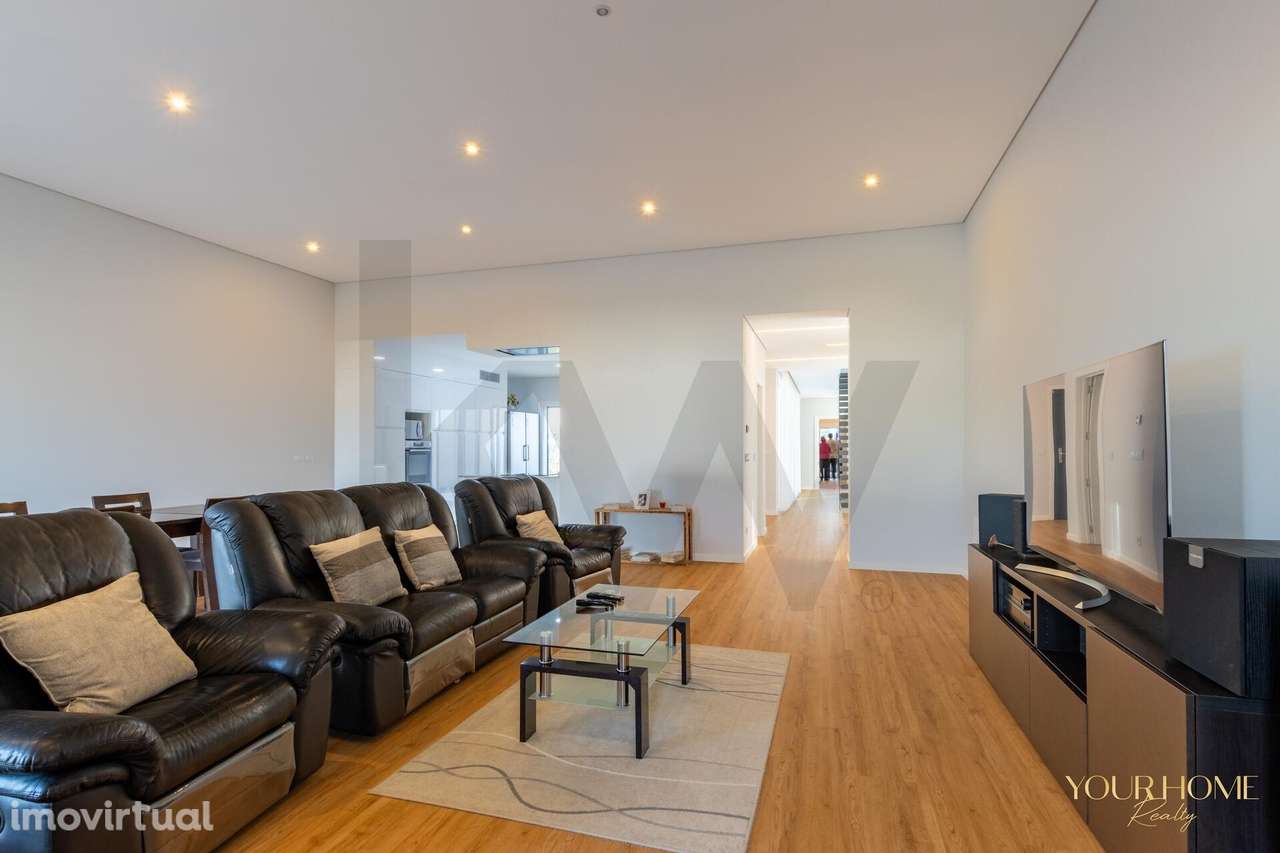 Estoril | Moradia T4 exclusiva , piscina  e com possibilidade de const - Grande imagem: 2/45