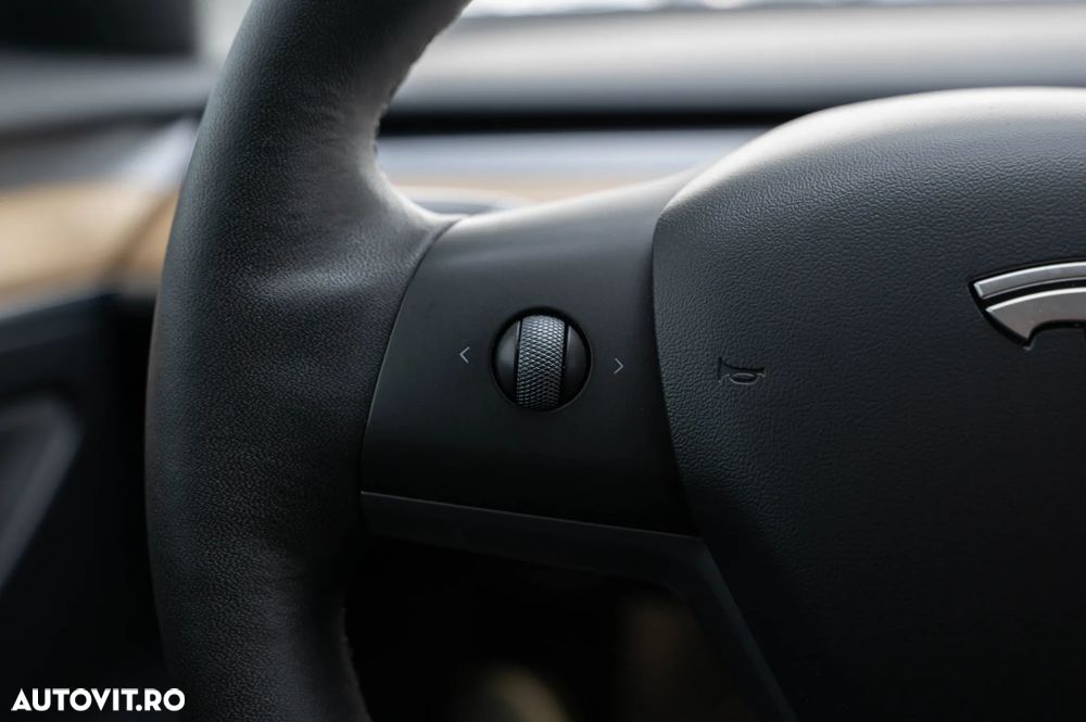 Tesla Model 3 Long Range AWD Premium - 25