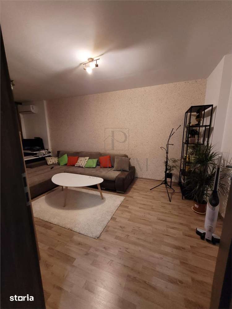 Central - 2 Camere - Etaj 2 cu LIFT - Decomandat - Bucatarie inchisa — fotografia 3