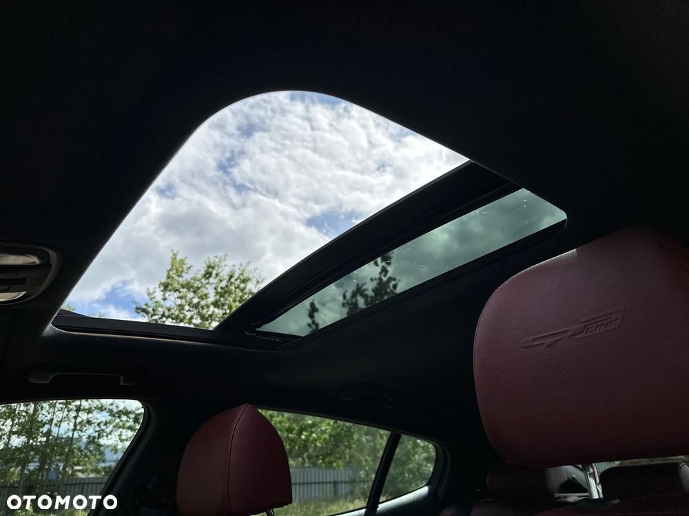 Kia Stinger 2.0 T-GDI GT Line - 25