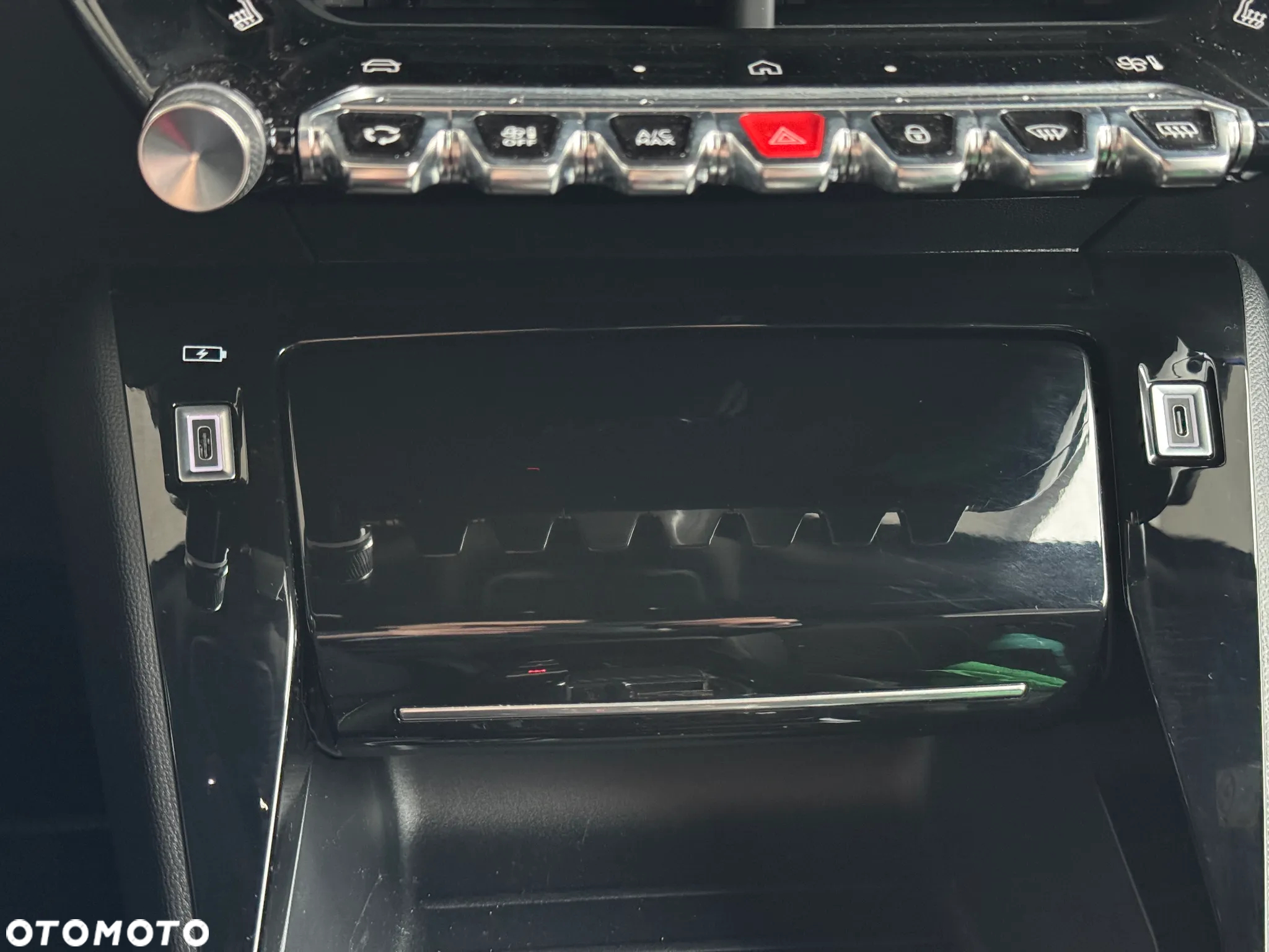 Peugeot 2008 PureTech mHEV GT e-DCS6 - 32
